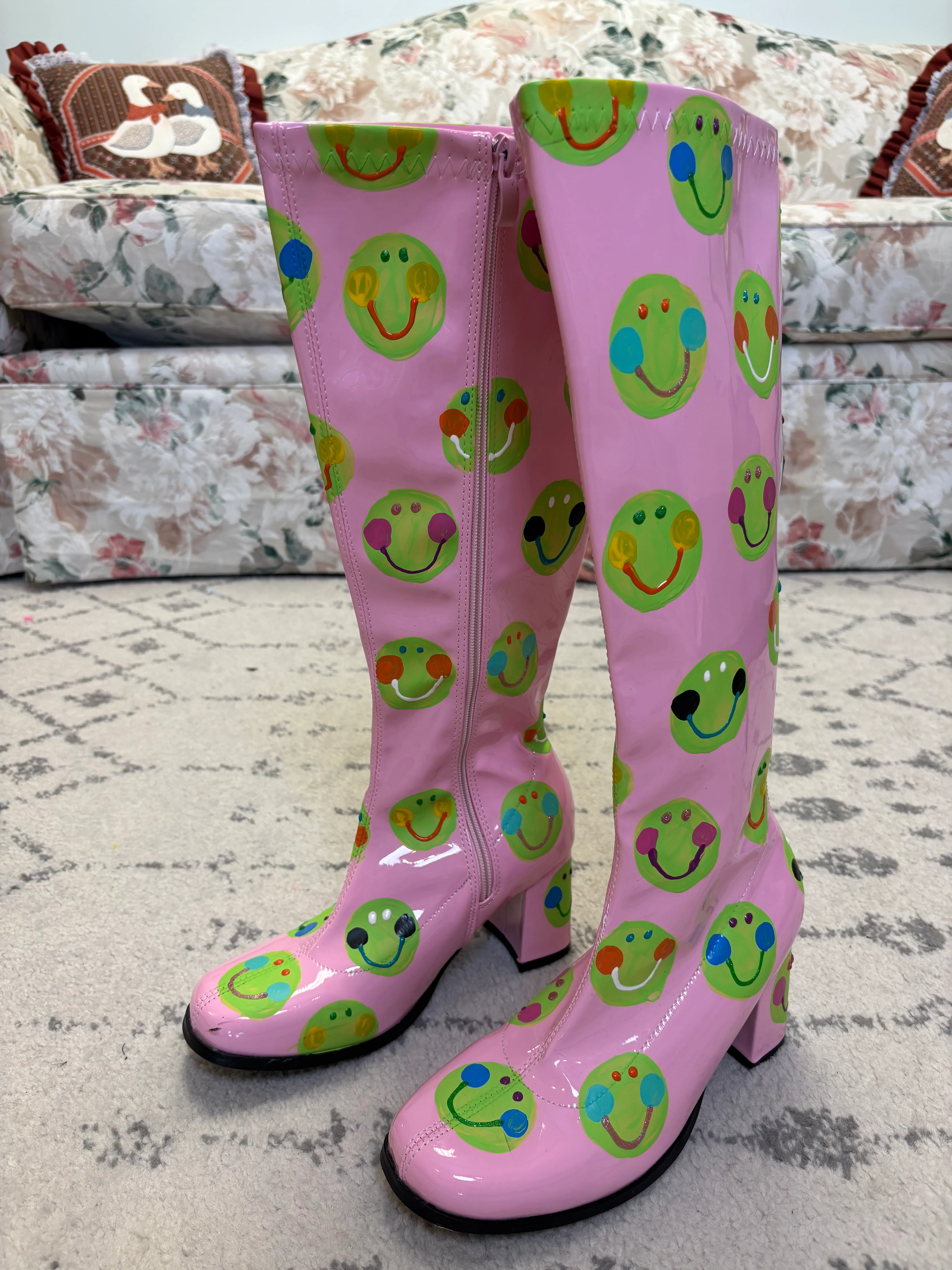 {Zig Zag} Smiley Boots